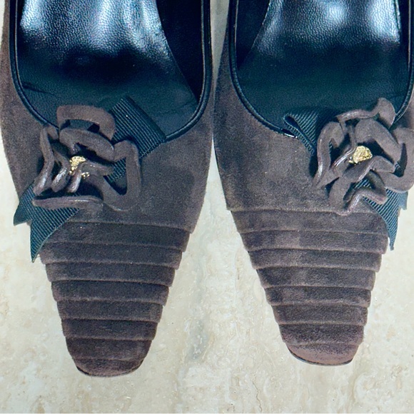 CHANEL Brown suede pumps iconic Camelia flower size 8.5 with original box; etc - Picture 3 of 11